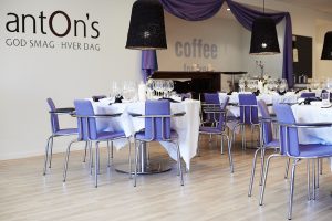 Selskabslokalet set fra indgangsvinklen